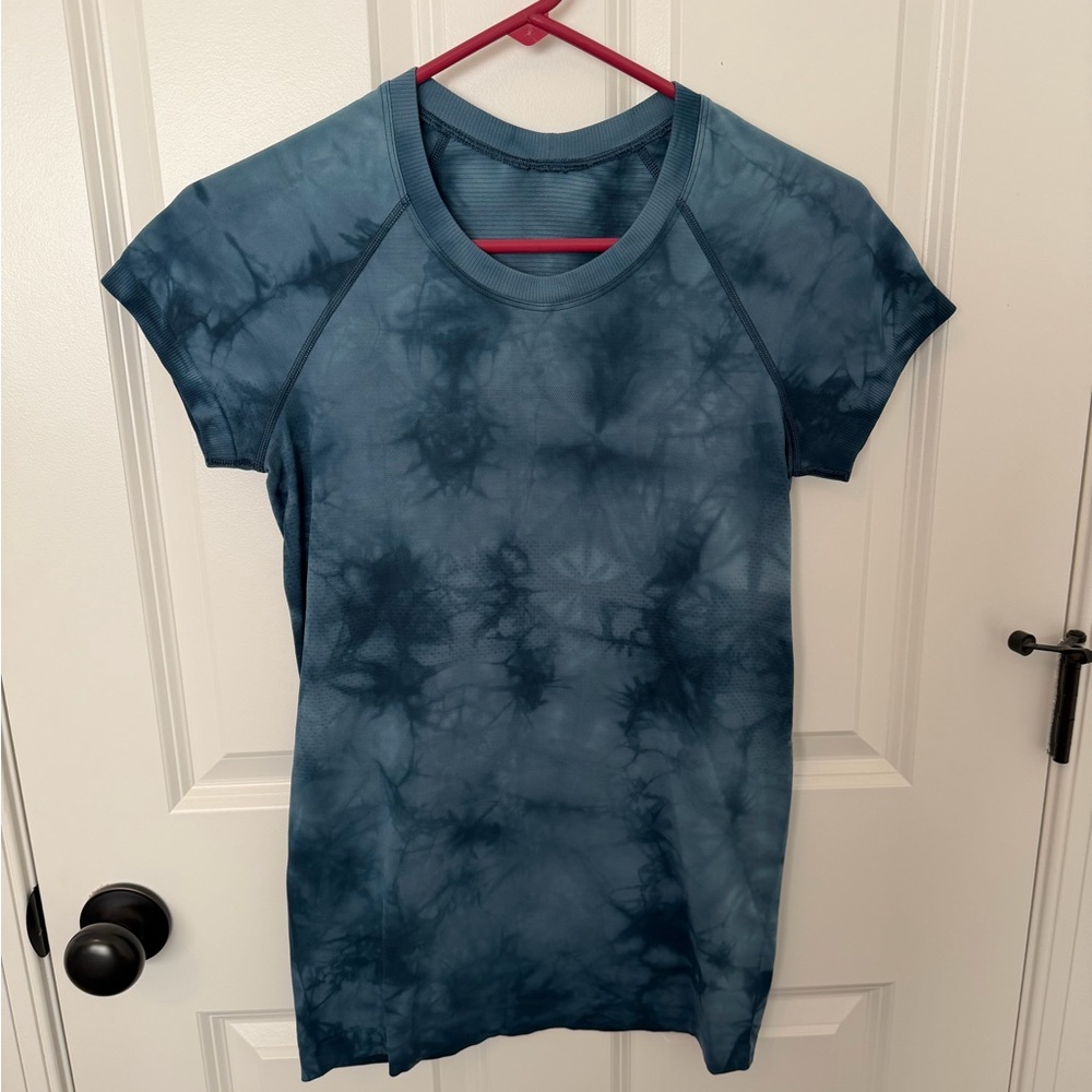 Lululemon Athletica Swiftly Tech Blue Navy Tie-Dye Short Sleeve Tee Hip Length
